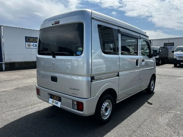 エブリイバン（スズキ）の車両写真