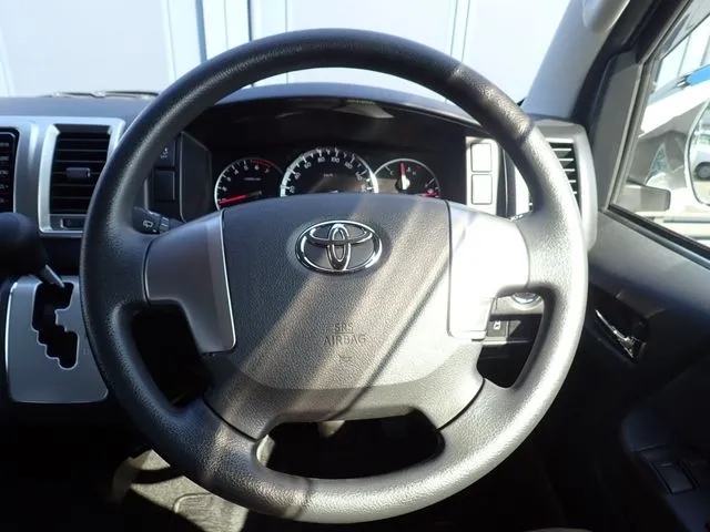 ハイエースワゴン（トヨタ）の車両写真