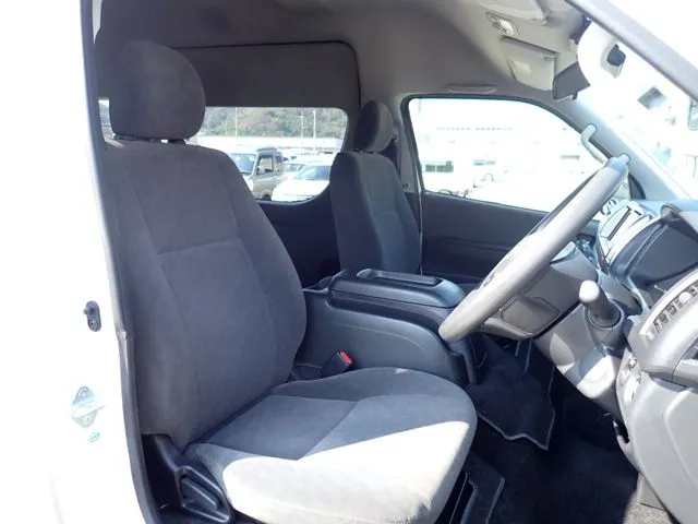 ハイエースワゴン（トヨタ）の車両写真