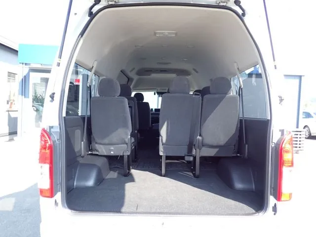 ハイエースワゴン（トヨタ）の車両写真