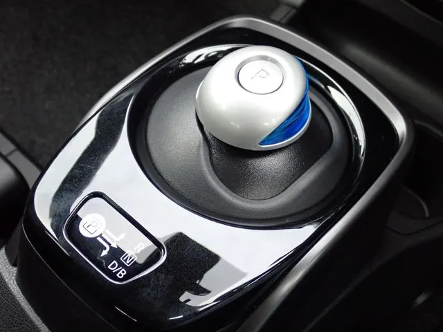 ニッサン　ノート