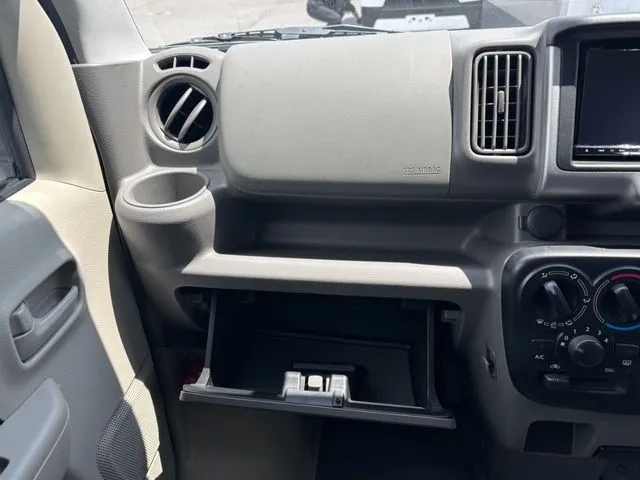 エブリイバン（スズキ）の車両写真
