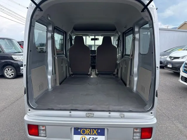 エブリイバン（スズキ）の車両写真