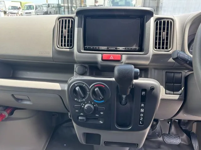エブリイバン（スズキ）の車両写真