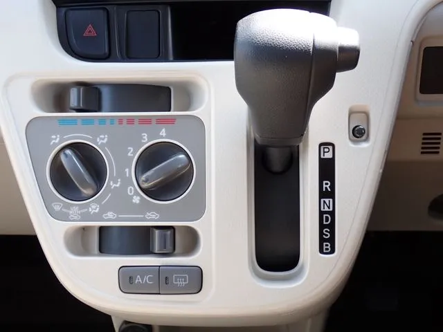 ムーヴ（ダイハツ）の車両写真