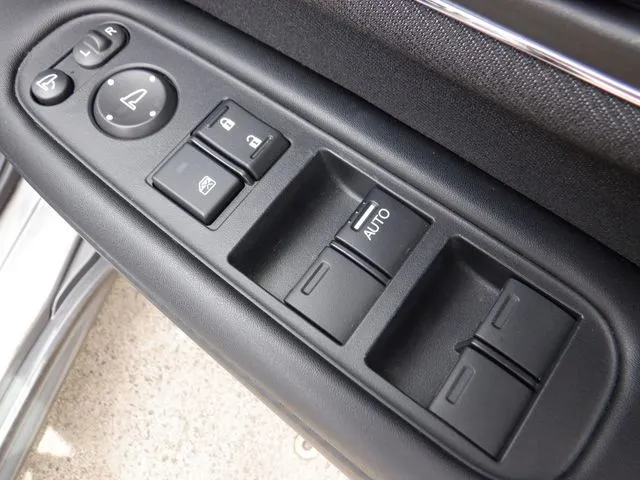 ヴェゼル　ハイブリッド（ホンダ）の車両写真