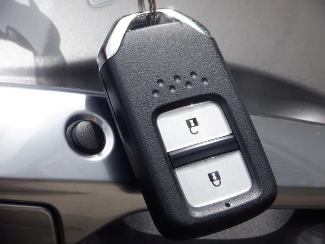 ヴェゼル　ハイブリッド（ホンダ）の車両写真