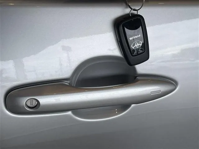 トヨタ　プリウス