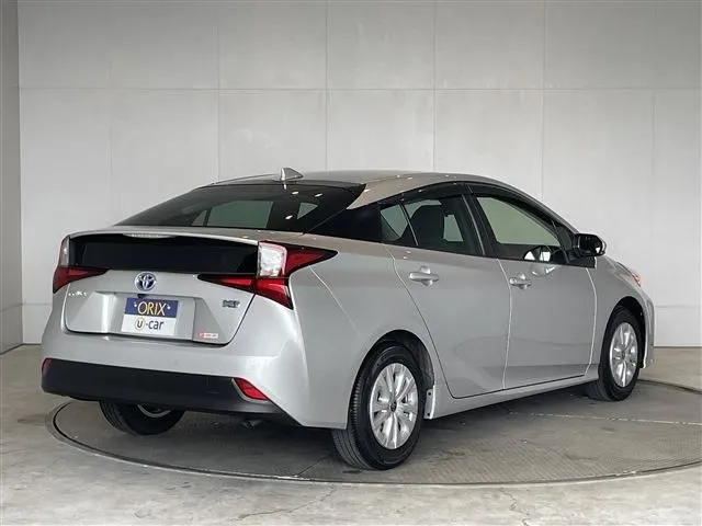 トヨタ　プリウス
