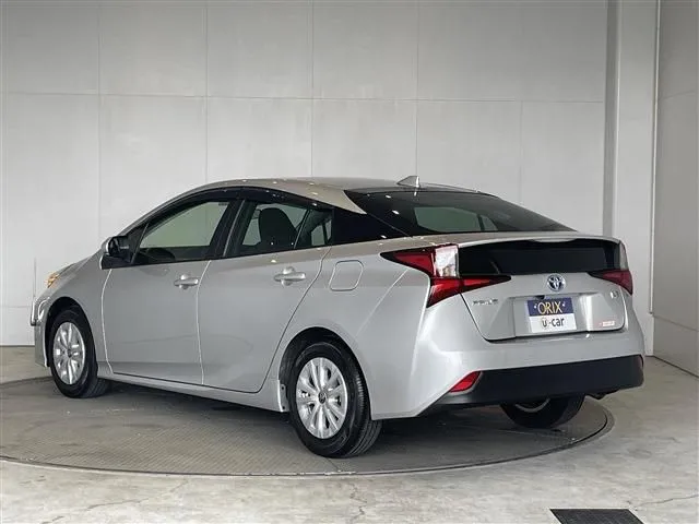 トヨタ　プリウス