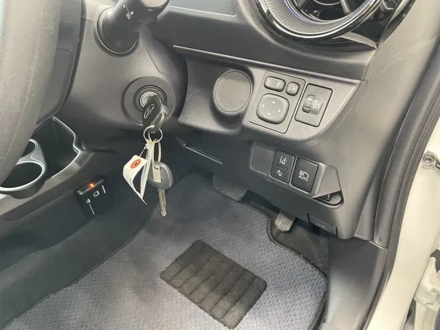 アクア（トヨタ）の車両写真