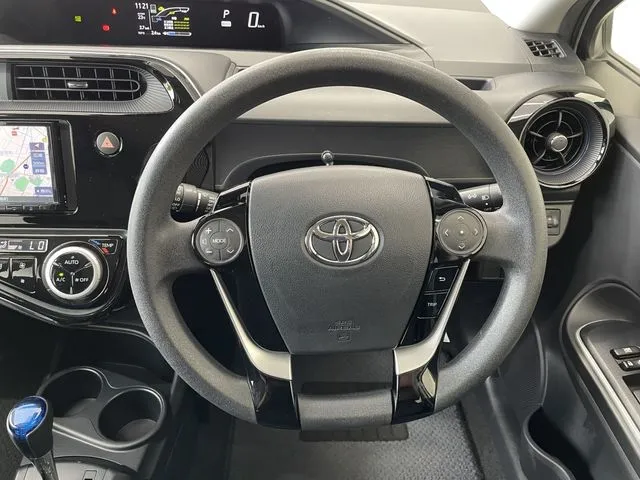 アクア（トヨタ）の車両写真