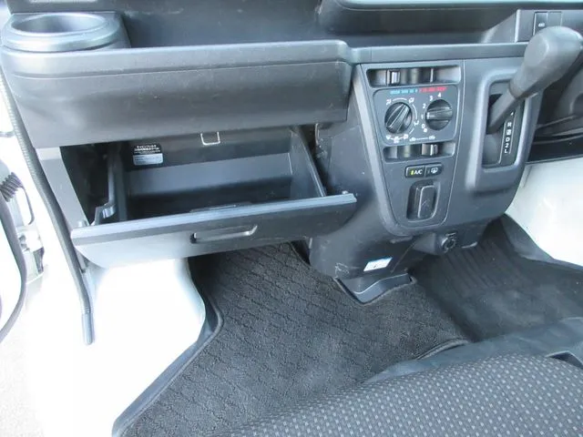 ダイハツ　ハイゼットカーゴ　４ＷＤ