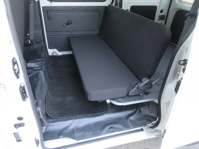 ダイハツ　ハイゼットカーゴ　４ＷＤ