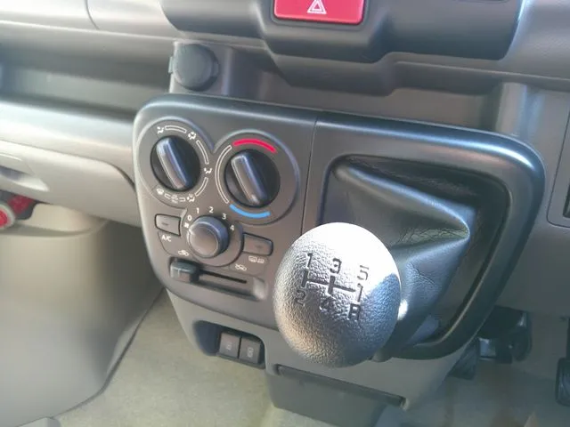 ニッサン　クリッパーバン