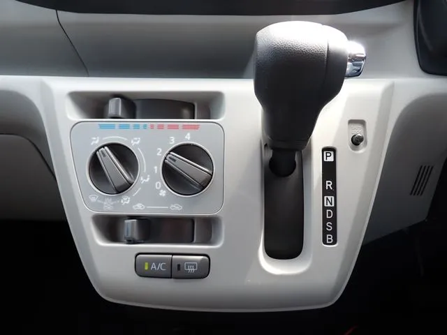 ミラ　イース（ダイハツ）の車両写真