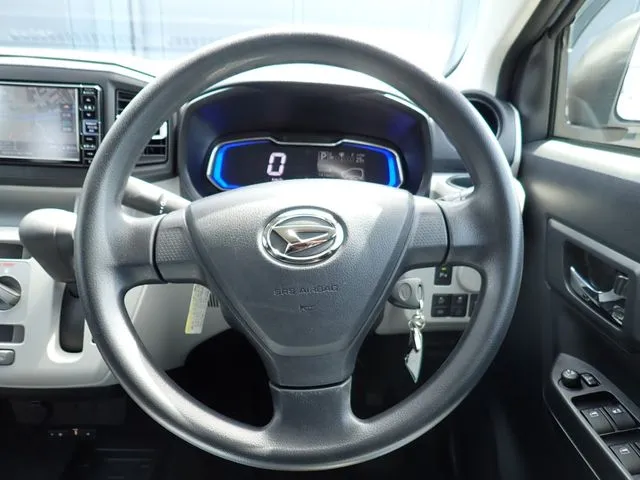 ミラ　イース（ダイハツ）の車両写真