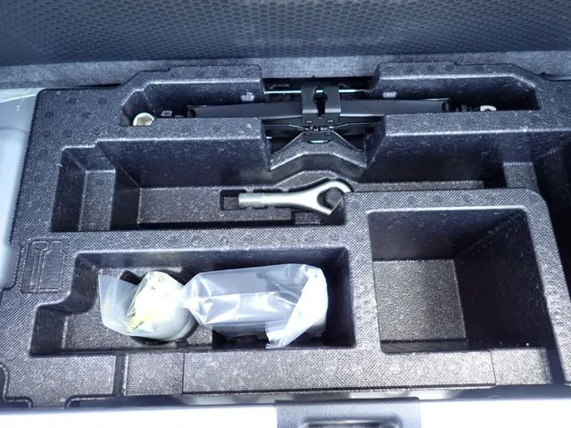 ミラ　イース（ダイハツ）の車両写真