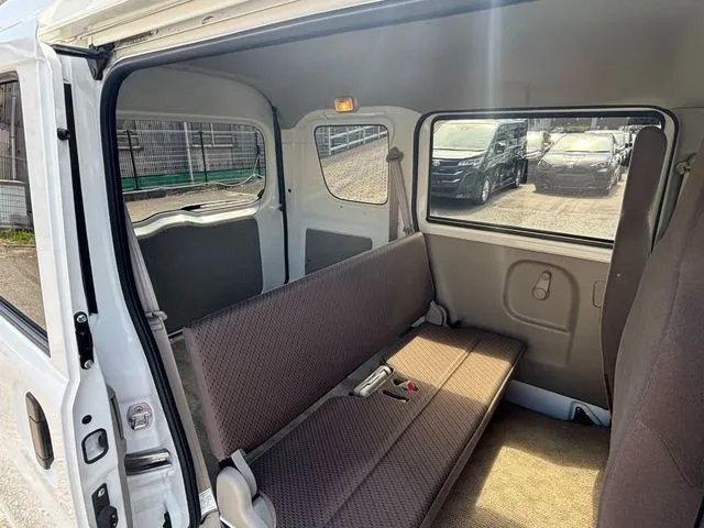 ＮＶ１００クリッパー（ニッサン）の車両写真