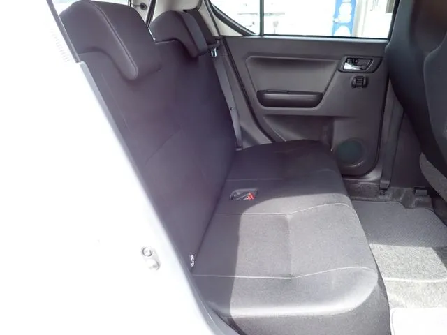 ミラ　イース（ダイハツ）の車両写真