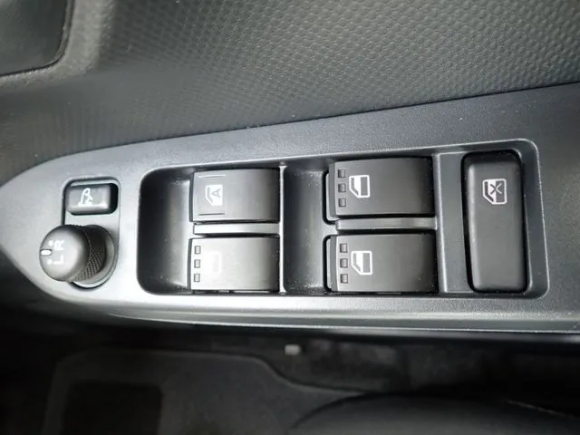 ミラ　イース（ダイハツ）の車両写真