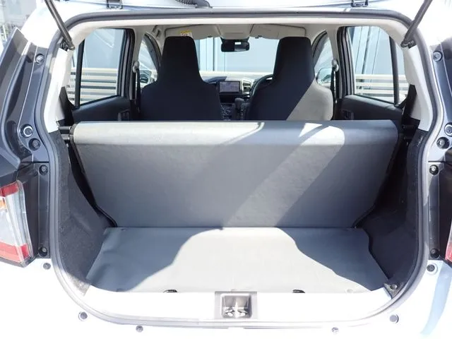 ダイハツ　ミラ　イース