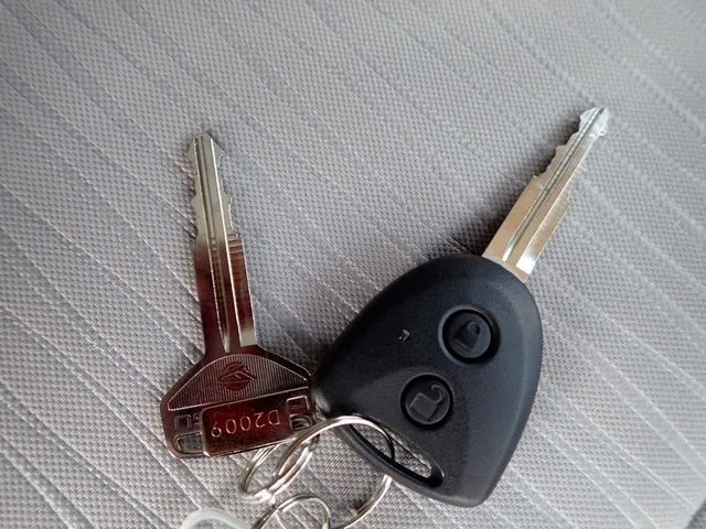 ダイハツ　ミラ　イース