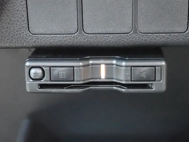 ダイハツ　ミラ　イース