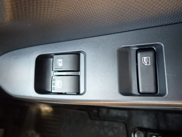 ダイハツ　ミラ　イース