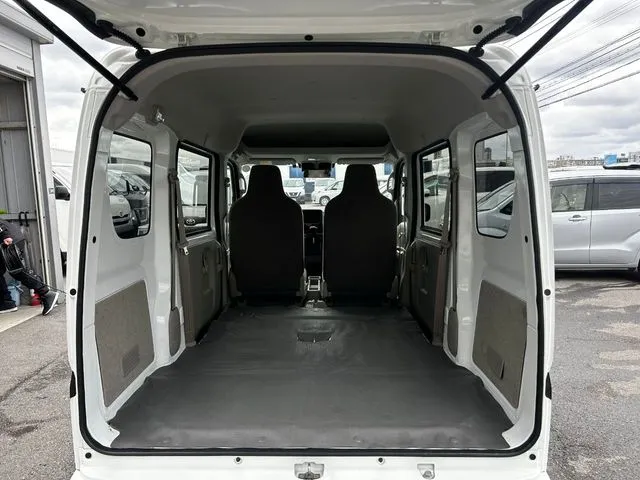 エブリイバン（スズキ）の車両写真