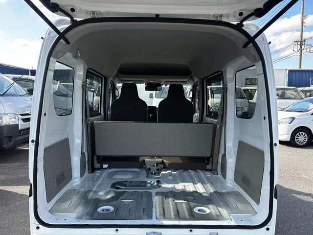 エブリイバン（スズキ）の車両写真