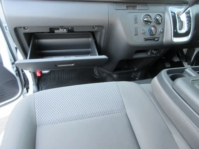 ニッサン　キャラバンＶ　４ＷＤ