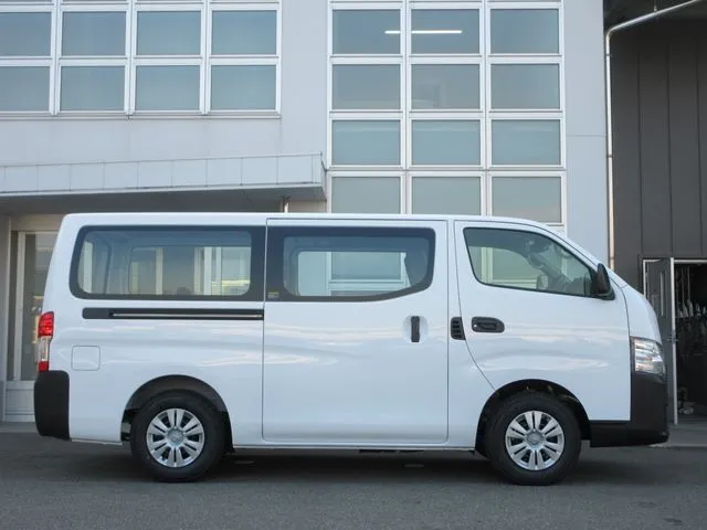 ニッサン　キャラバンＶ　４ＷＤ