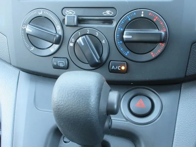 ニッサン　ＮＶ２００バネットバン　４ＷＤ