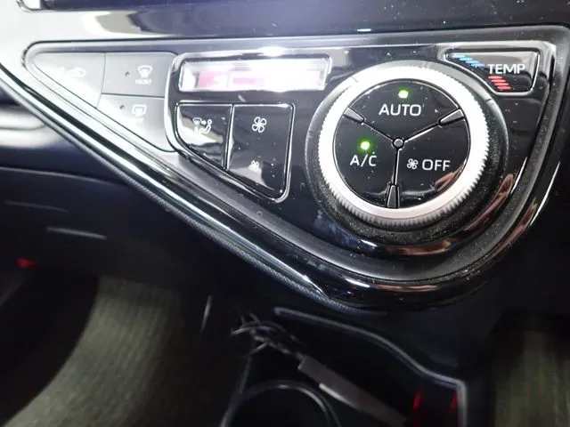 トヨタ　アクア