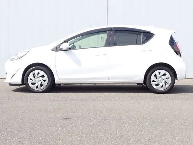 トヨタ　アクア