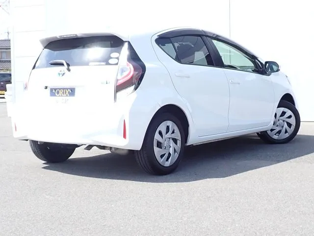 トヨタ　アクア