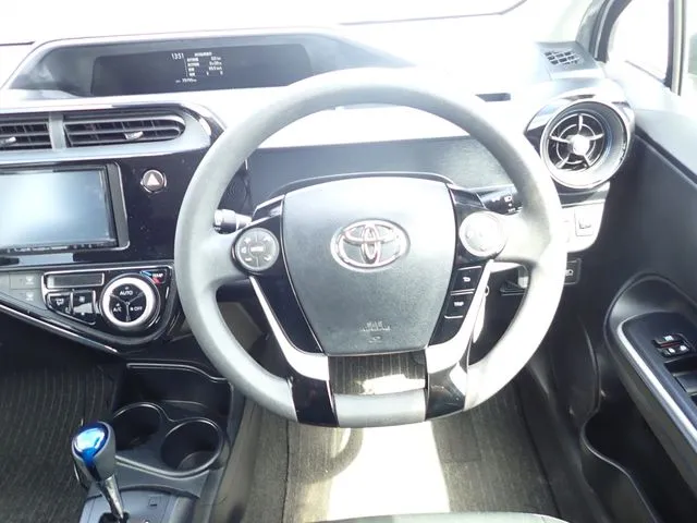 トヨタ　アクア