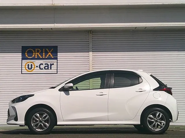 ヤリス　ハイブリッド（トヨタ）の車両写真