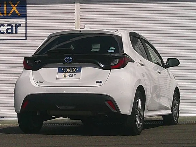ヤリス　ハイブリッド（トヨタ）の車両写真