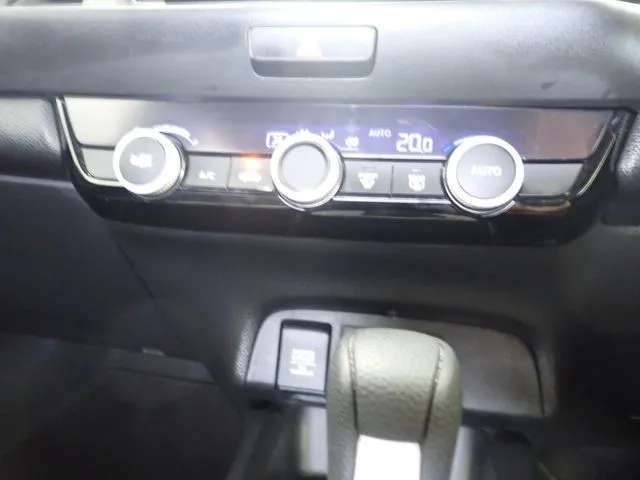 フィット　ｅ：ＨＥＶ（ホンダ）の車両写真