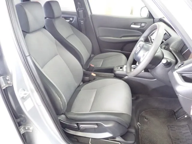 フィット　ｅ：ＨＥＶ（ホンダ）の車両写真