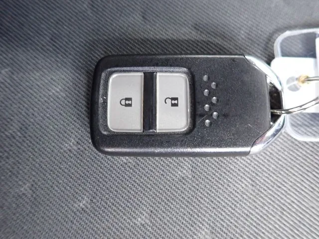 フィット　ｅ：ＨＥＶ（ホンダ）の車両写真