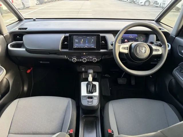 フィット　ｅ：ＨＥＶ（ホンダ）の車両写真