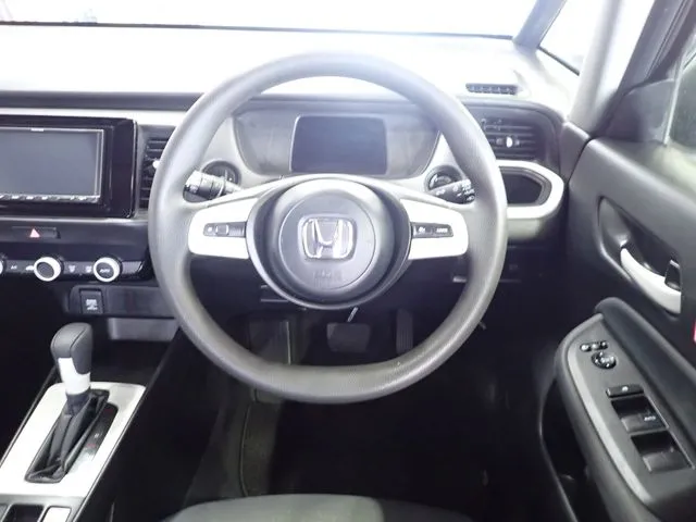 フィット　ｅ：ＨＥＶ（ホンダ）の車両写真