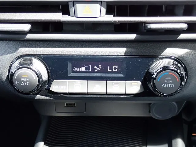 ニッサン　ノート