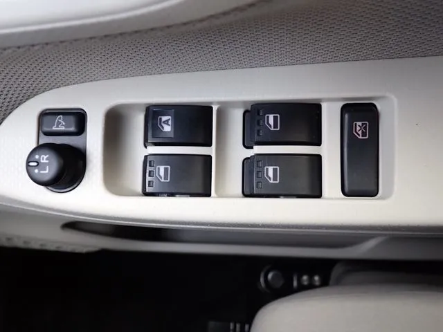 ムーヴ（ダイハツ）の車両写真