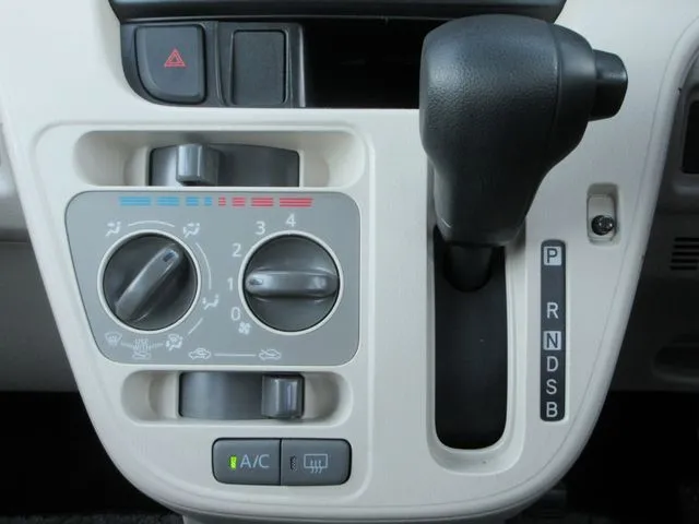 ムーヴ　４ＷＤ（ダイハツ）の車両写真