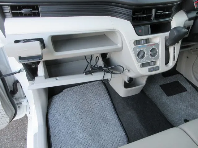 ムーヴ　４ＷＤ（ダイハツ）の車両写真