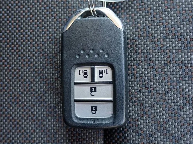 フリードプラス　ハイブリッド（ホンダ）の車両写真